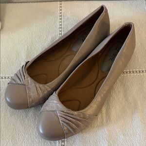 Chic Taupe Women's Flats